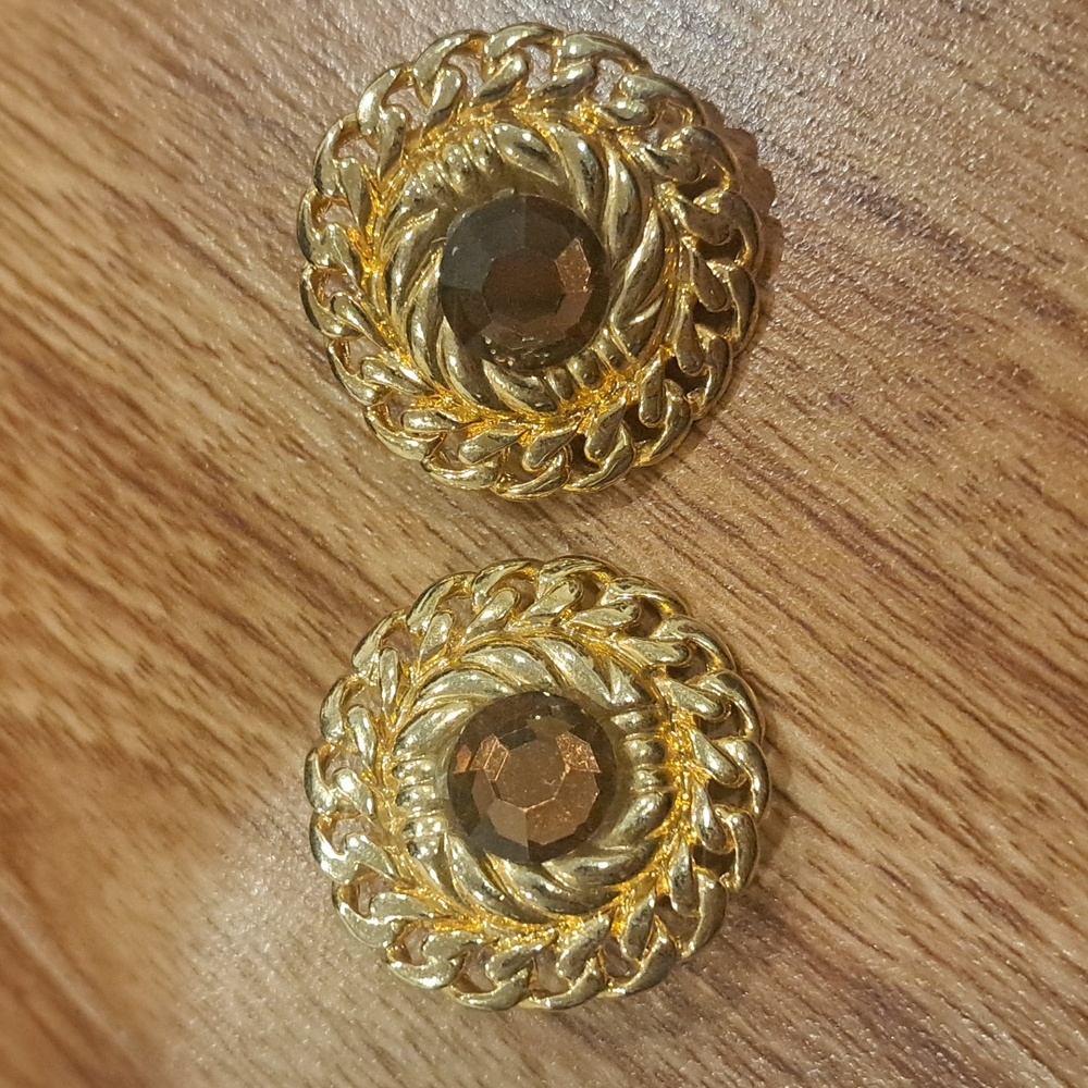 Clipon earrings
